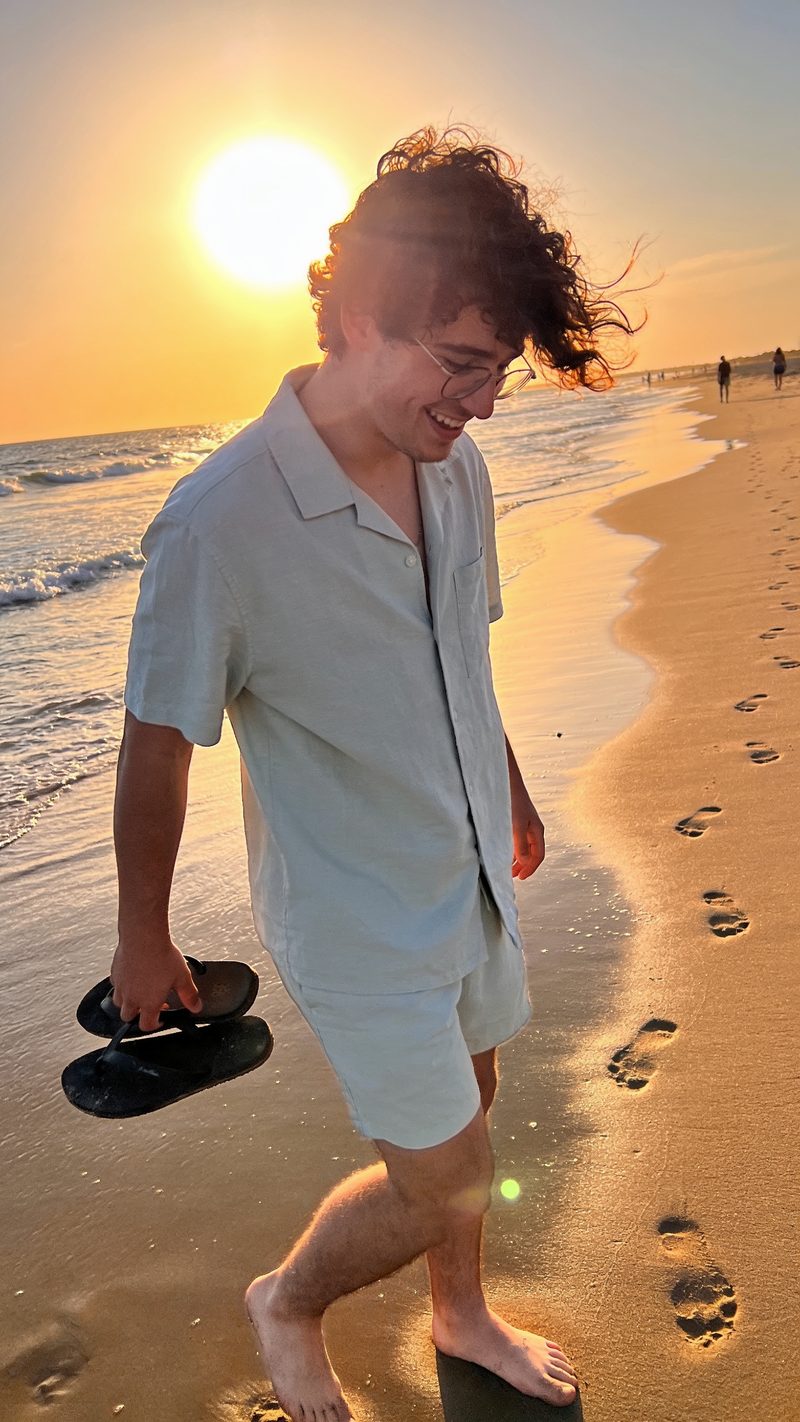 Estilo Caminata en la playa: foto generada con Unposed
