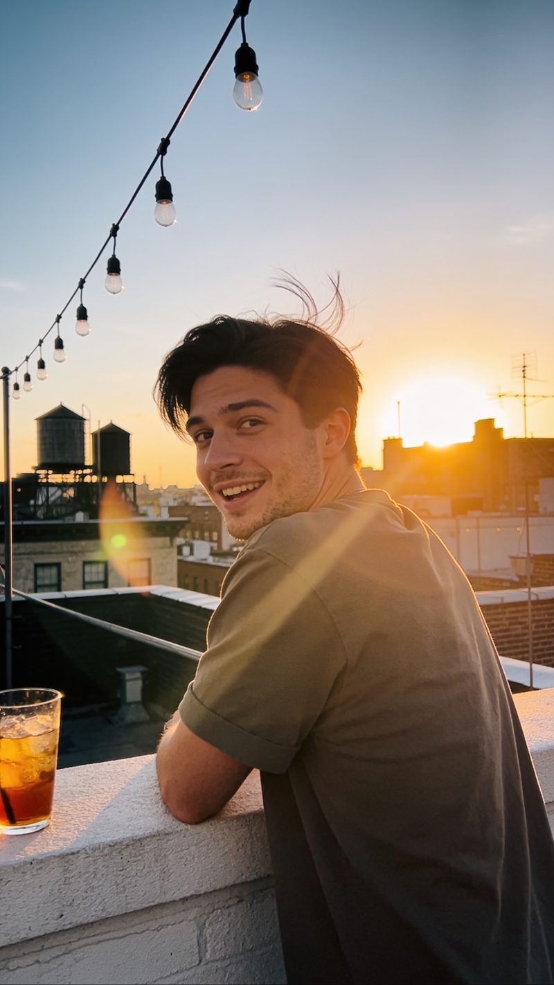 Estilo Atardecer en la terraza: foto generada con Unposed